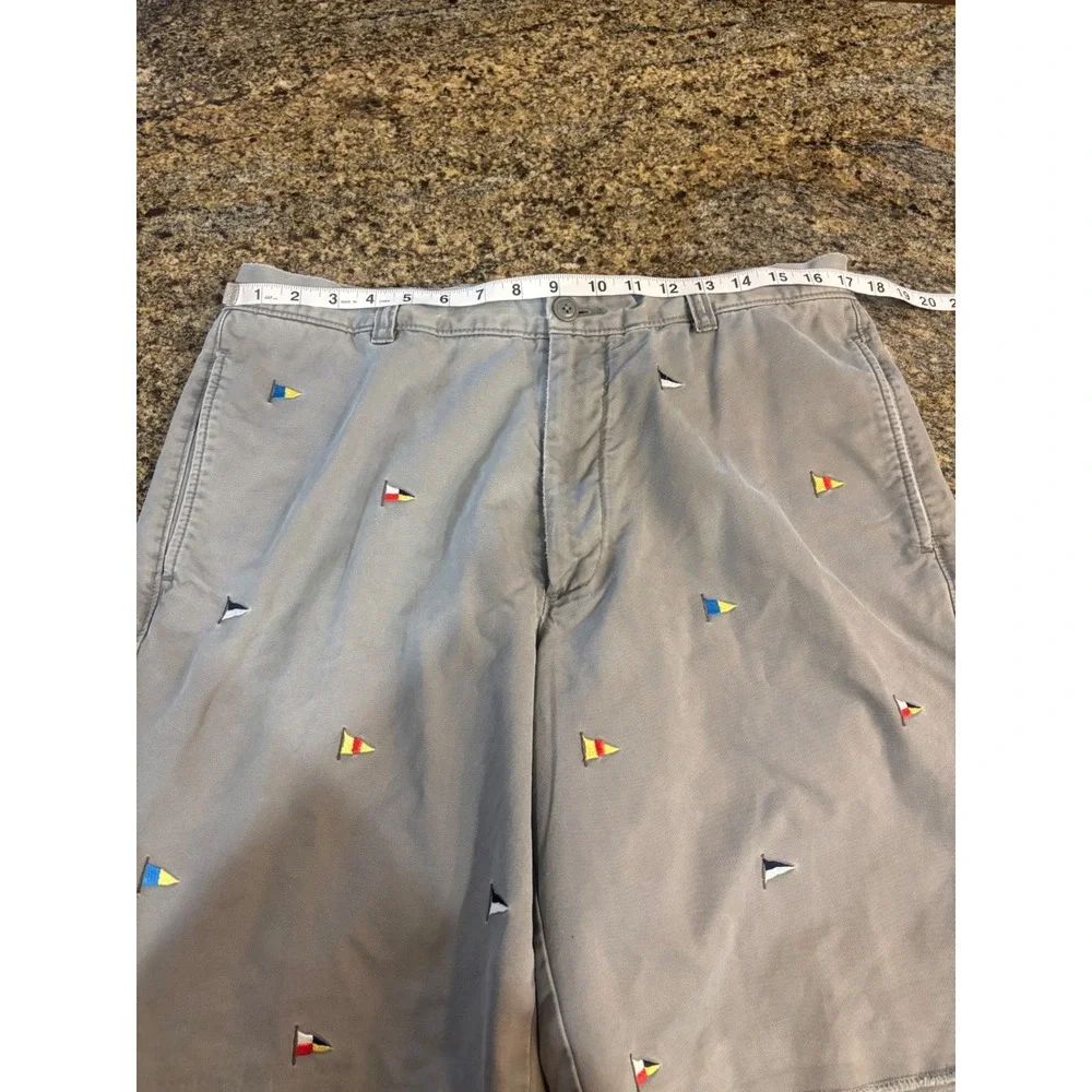 J. Crew Shorts Mens 35W Gray‎ Embroidered Flags Regular Fit Raw Hem Preppy Y2K